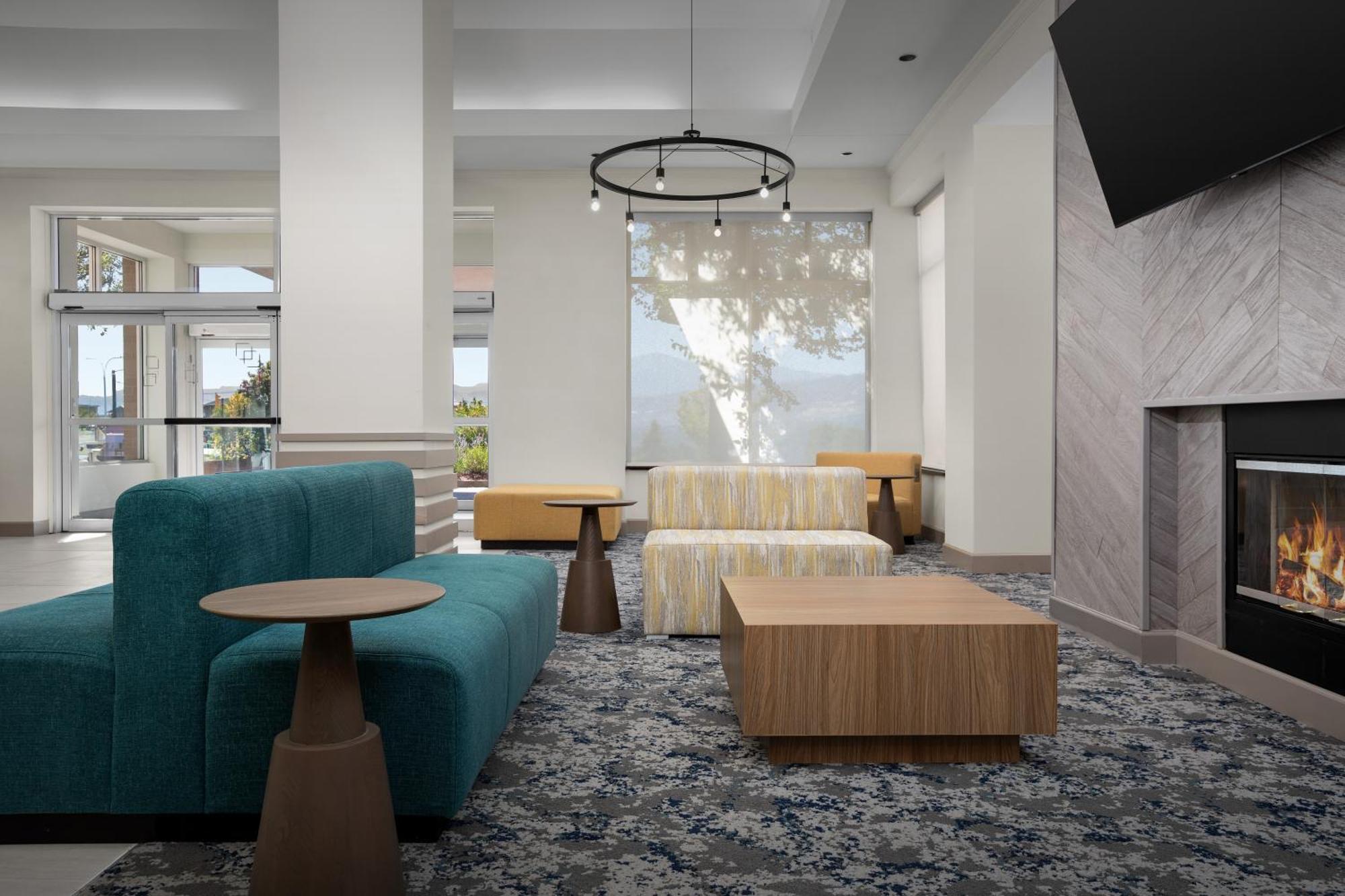 Hilton Garden Inn Colorado Springs North Exterior photo